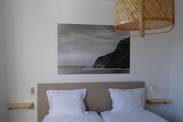 هاستل Madeira Surf Camp