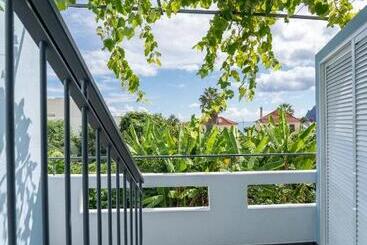 هاستل Madeira Surf Camp