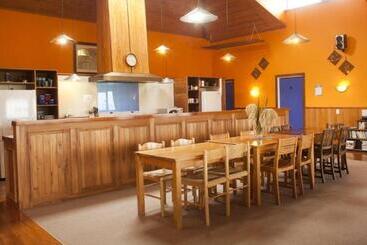 هاستل Old Bones Lodge