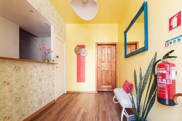 هاستل Sunlight House