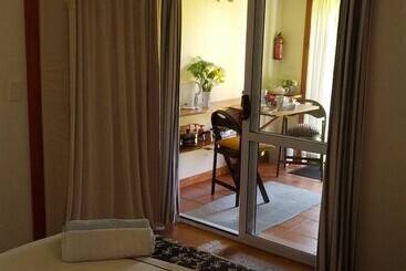 هاستل The Innlet, Country Apartments And Cottages