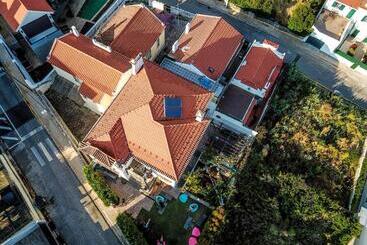 هاستل The Salty Pelican Beach Retreat