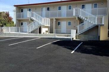 Bayfield Motel And Apartment