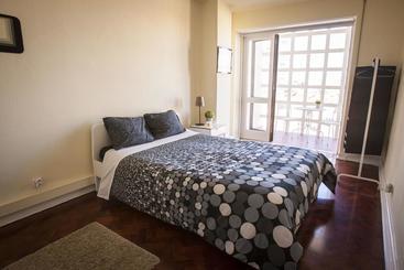 تختخواب و صبحانه Autentik Guest House