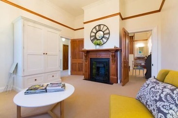 تختخواب و صبحانه Hosking House