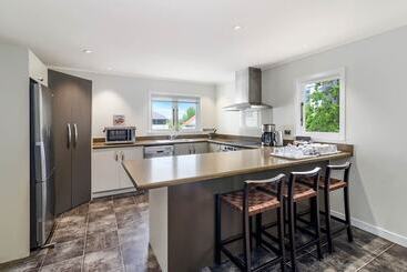 تختخواب و صبحانه Lakes Lodge Rotorua