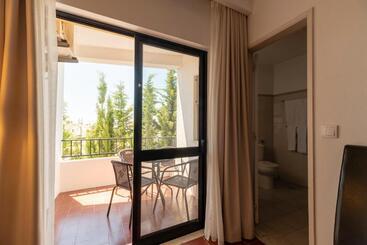تختخواب و صبحانه Manta Guest