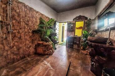 تختخواب و صبحانه Villa Paraiso   Naturism Optional Adults Only