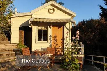 Bluff Hill Bed & Breakfast