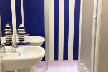 Cascais Cool Hostel Suites & Pool