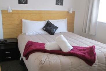 High Street Living Motel