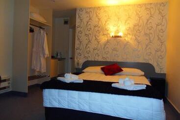 Kapiti Lindale Motel And Conference Centre