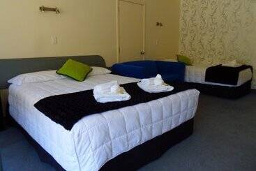 Kapiti Lindale Motel And Conference Centre