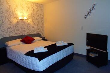 Kapiti Lindale Motel And Conference Centre