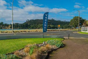 مُتل Waterfront Apartments Whitianga