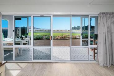 مُتل Waterfront Apartments Whitianga
