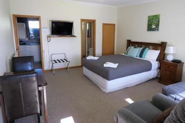 Yarrow Motel