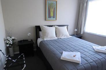 Yarrow Motel