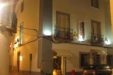 هاستل Burgos Guest House