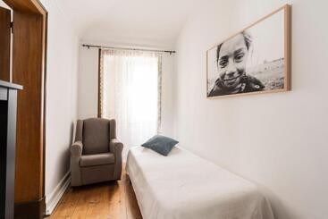 هاستل Burgos Guest House