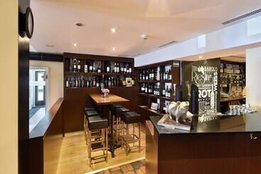 Apart Hotel Amadeo