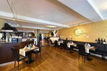 Apart Hotel Amadeo