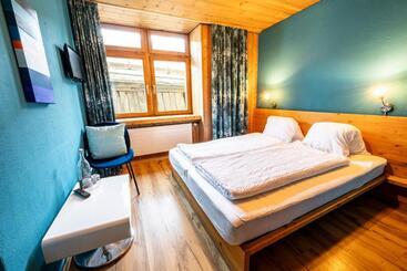 Curuna Hotel Garni B&b
