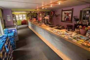 Общежитие Schutzenbach Backpackers For Adults 18 35