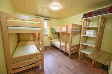 Общежитие Schutzenbach Backpackers For Adults 18 35