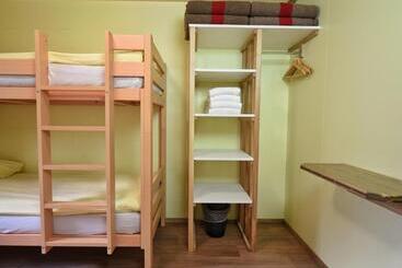 Общежитие Schutzenbach Backpackers For Adults 18 35