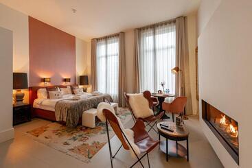 Отель Bossche Suites Stationsweg