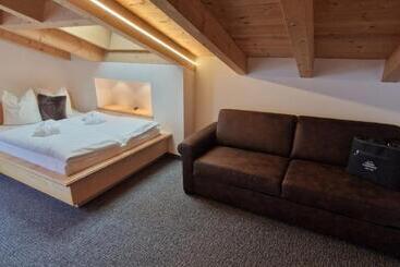 酒店 Chasa Castello Relax & Spa
