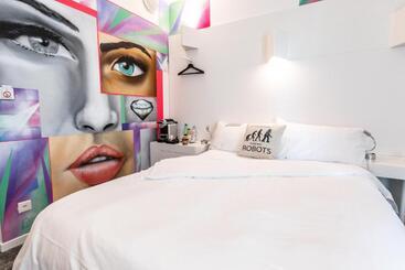ホテル Ibis Styles Lausanne Center Mad House