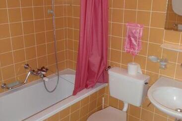 هتل Restaurant Stechelberg Bed & Breakfast
