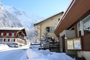 هتل Restaurant Stechelberg Bed & Breakfast
