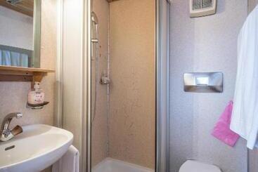 Hotelli Tell And Apartments