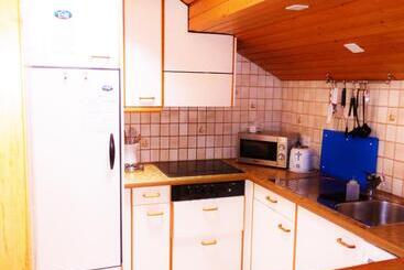 Hotelli Tell And Apartments
