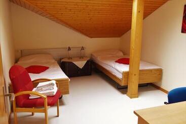 Hotelli Tell And Apartments