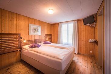 Hotelli Tell And Apartments