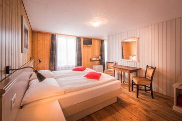 Hotel Tell And Apartments