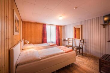 Hotel Tell And Apartments