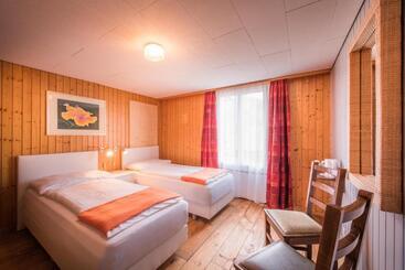 Hotelli Tell And Apartments