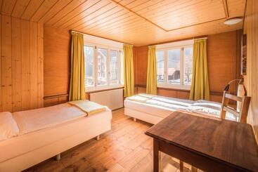 Hotelli Tell And Apartments