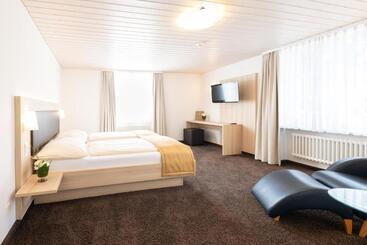Otel Zum Goldenen Kreuz