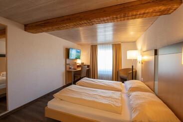 Otel Zum Goldenen Kreuz