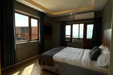 هتل Bungaport Luxury Bungalows&suits