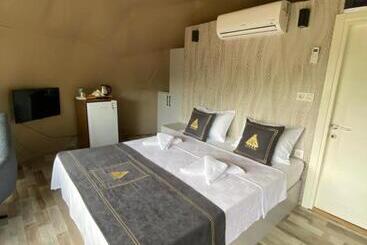هتل Golifehouses