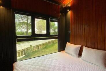 هتل Golifehouses