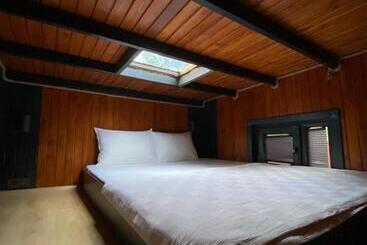 هتل Golifehouses