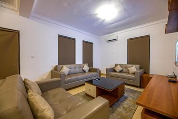 Lakowe Lakes Hotel, Golf And Country Estate By Newmark